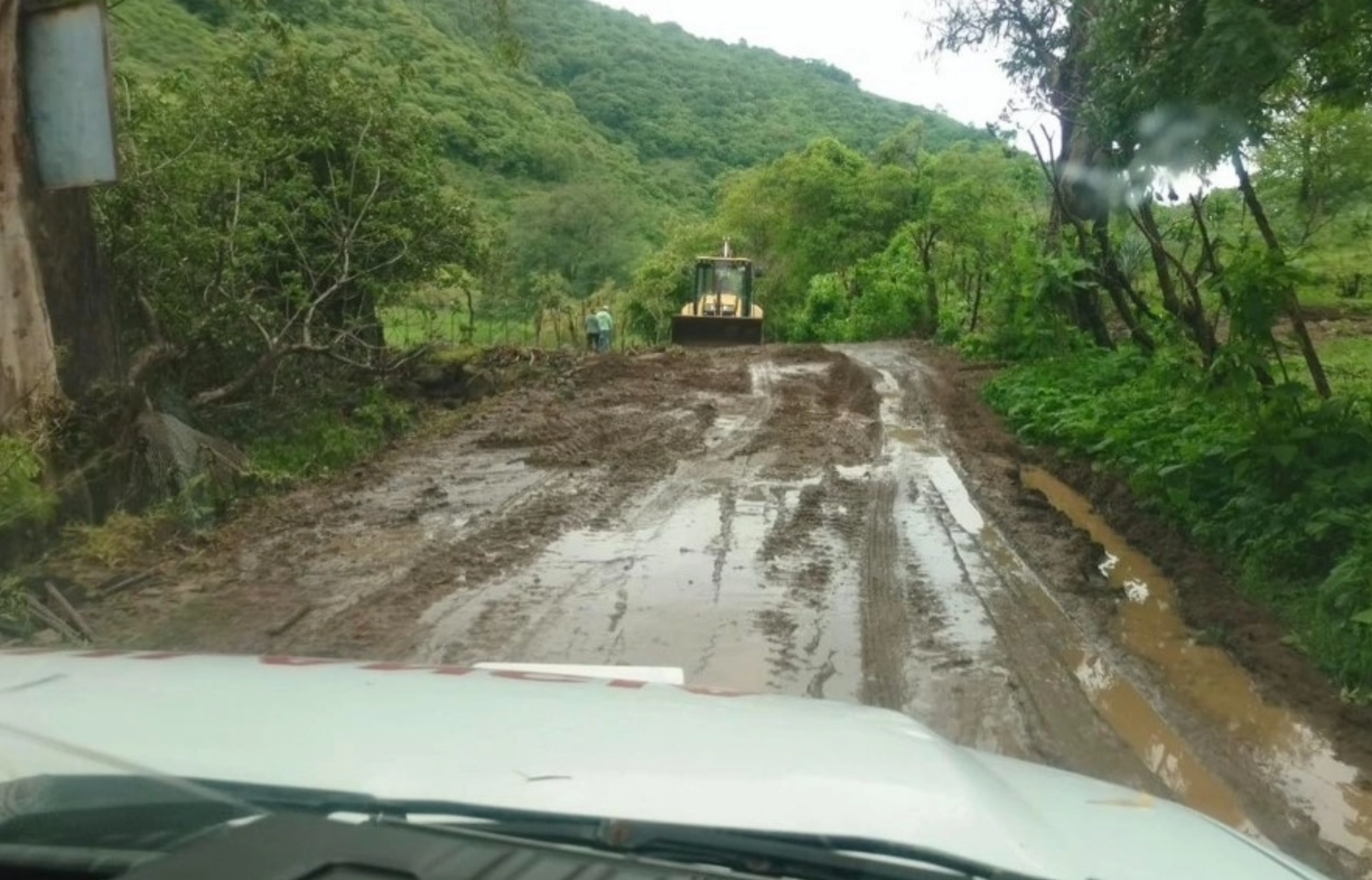 Mueren tres integrantes de una familia por lluvias en Jalisco